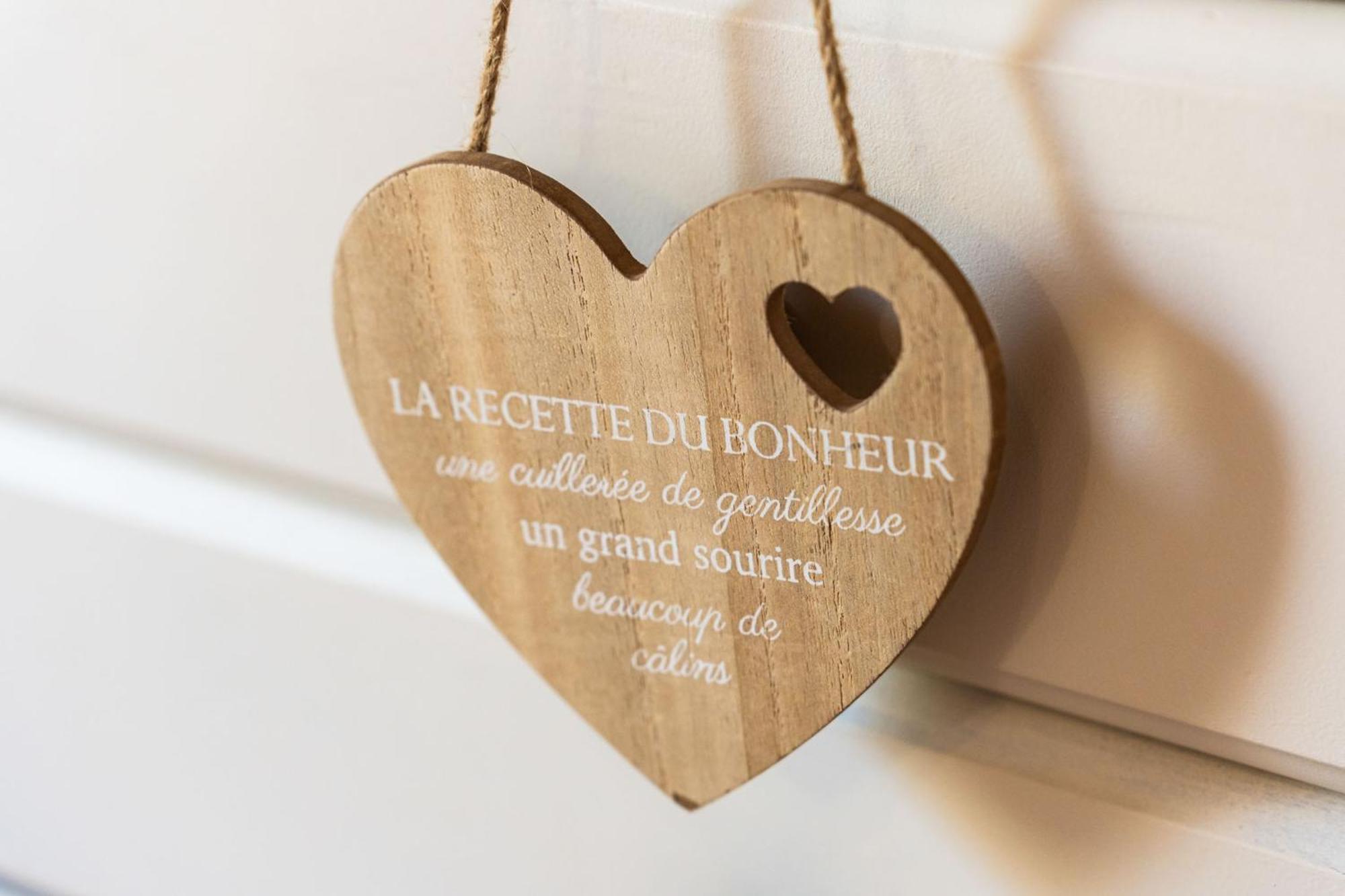 Les Baroudeurs Hostel แซ็ง-ปีแยร์ ภายนอก รูปภาพ